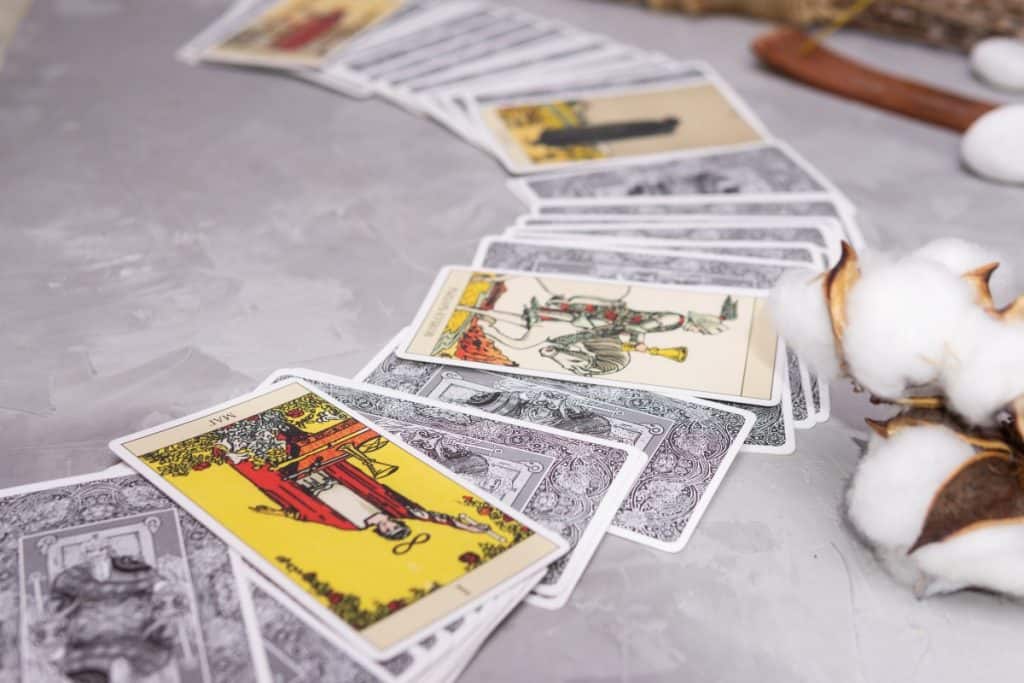 Tarot na budžetu: kako složiti komplet za manje od 30€ Tarot na budžetu: kako složiti komplet za manje od 30€